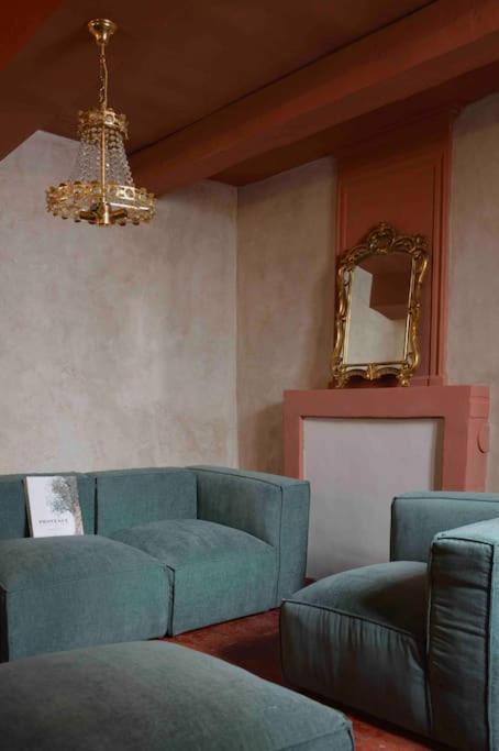 La Loge Familiale: 110M2, Place Rose Goudard, Ac LʼIsle-sur-la-Sorgue Buitenkant foto