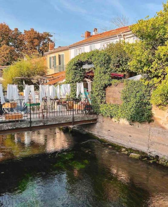 La Loge Familiale: 110M2, Place Rose Goudard, Ac LʼIsle-sur-la-Sorgue Buitenkant foto